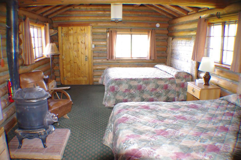 Parade Rest Ranch West Yellowstone Szoba fotó